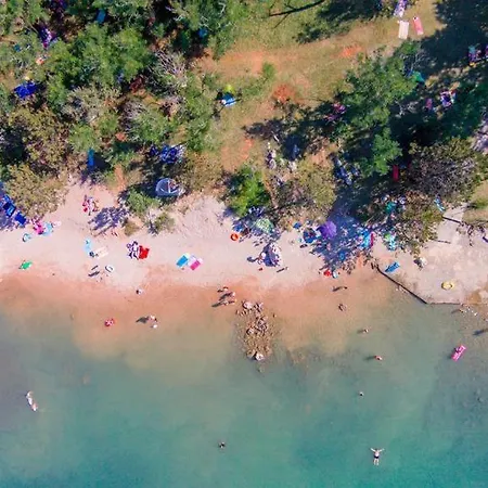 Διαμέρισμα Dani 4 *